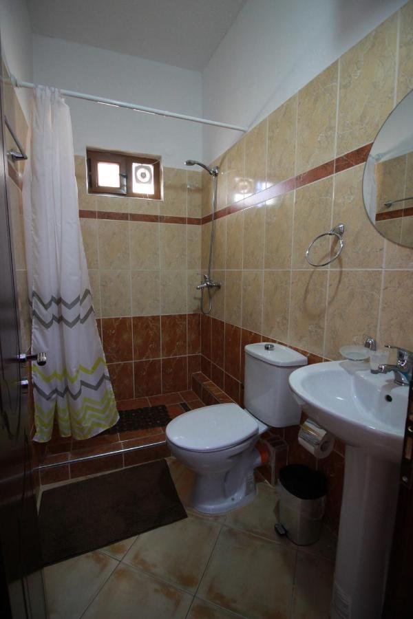 Grandma'S Home Gjirokastra Kültér fotó