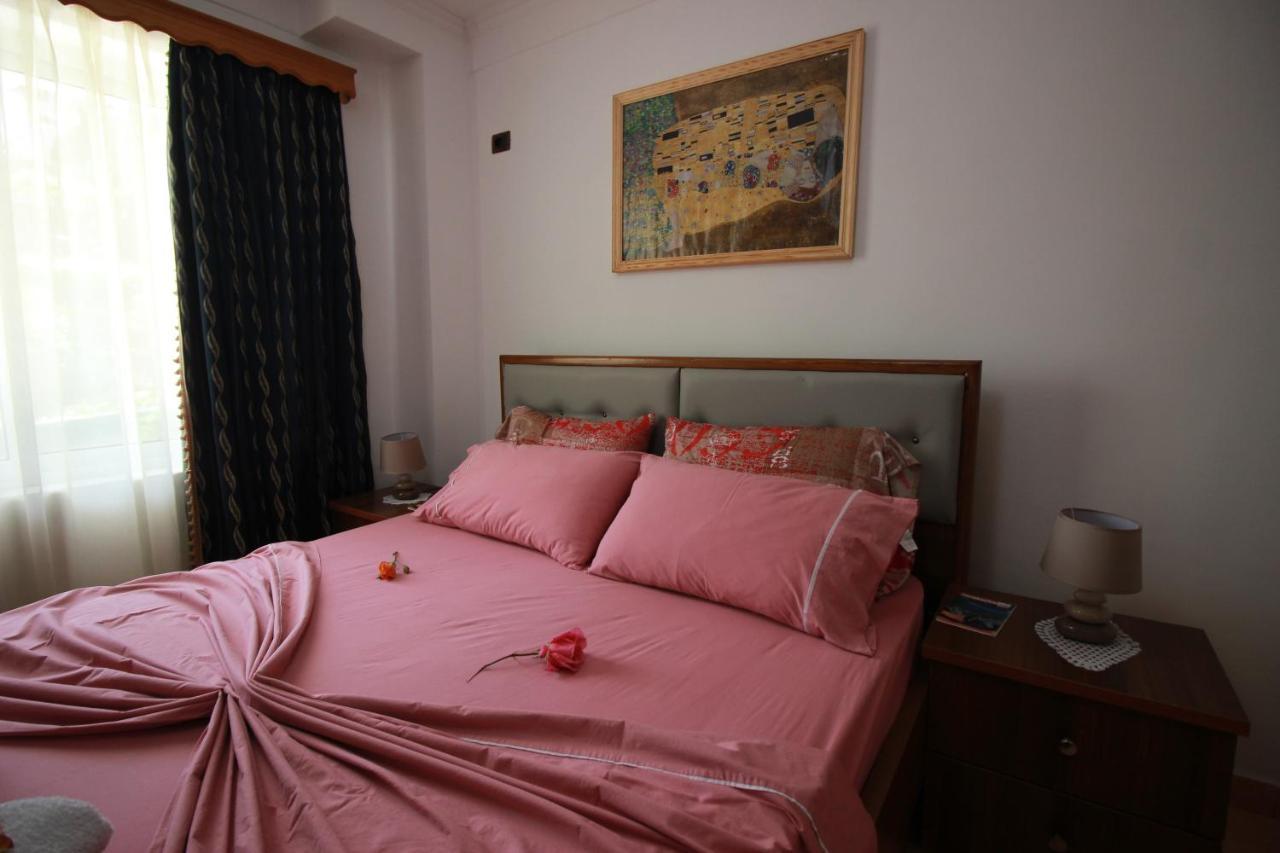 Grandma'S Home Gjirokastra Kültér fotó