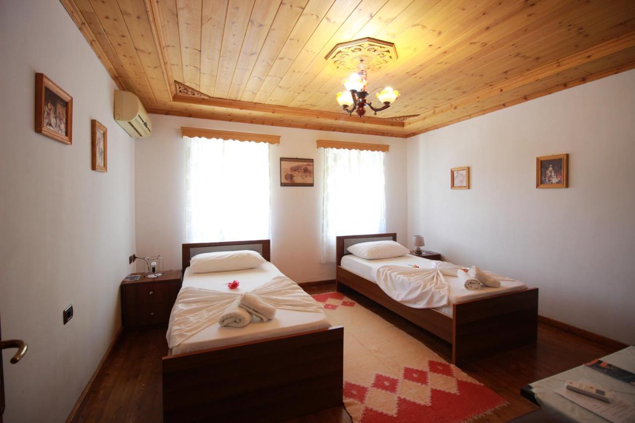Grandma'S Home Gjirokastra Kültér fotó